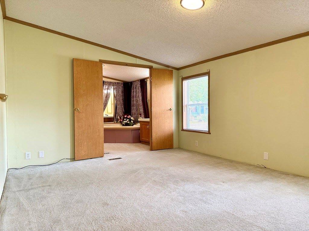 121 Harold Dr, Ashland, OH 44805