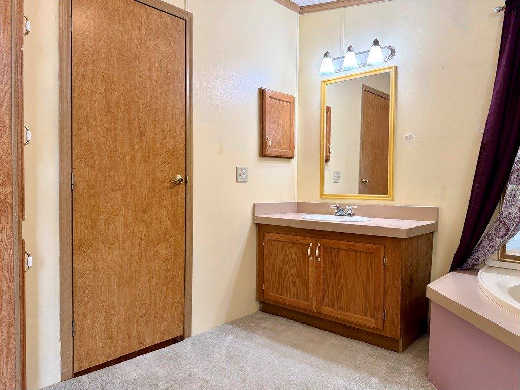 121 Harold Dr, Ashland, OH 44805