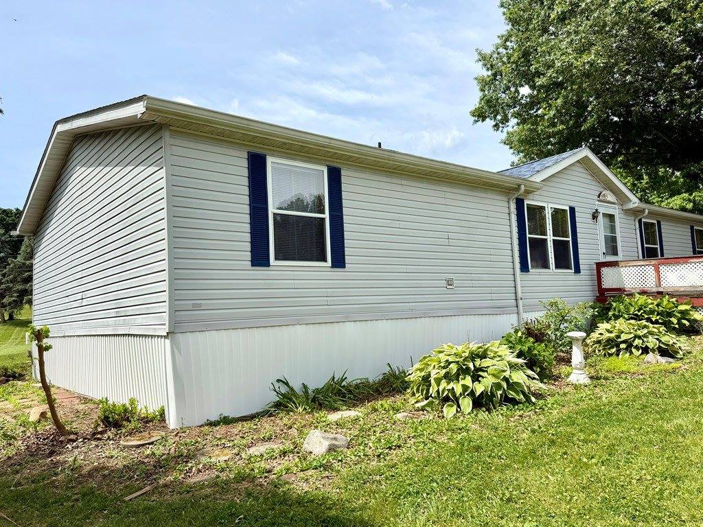 121 Harold Dr, Ashland, OH 44805
