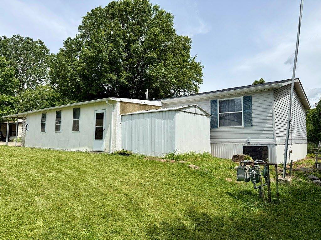 121 Harold Dr, Ashland, OH 44805