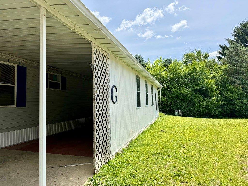 121 Harold Dr, Ashland, OH 44805