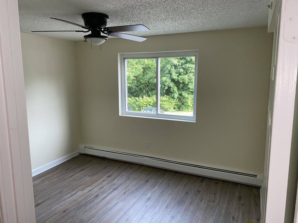 21 Clarks Rd, Amesbury, MA 01913