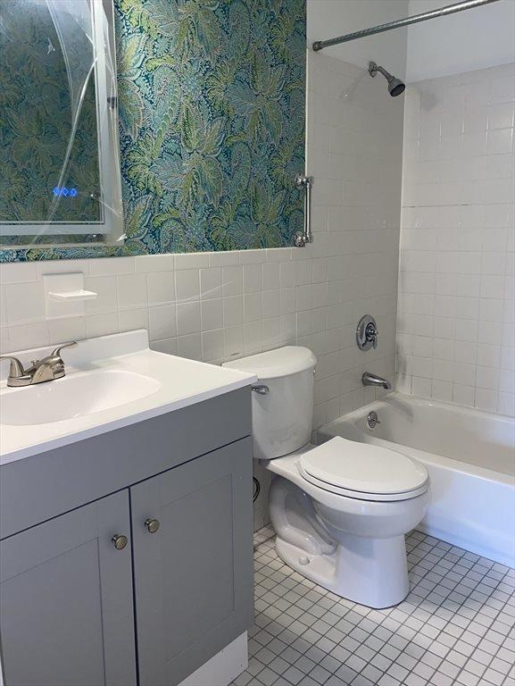 21 Clarks Rd, Amesbury, MA 01913