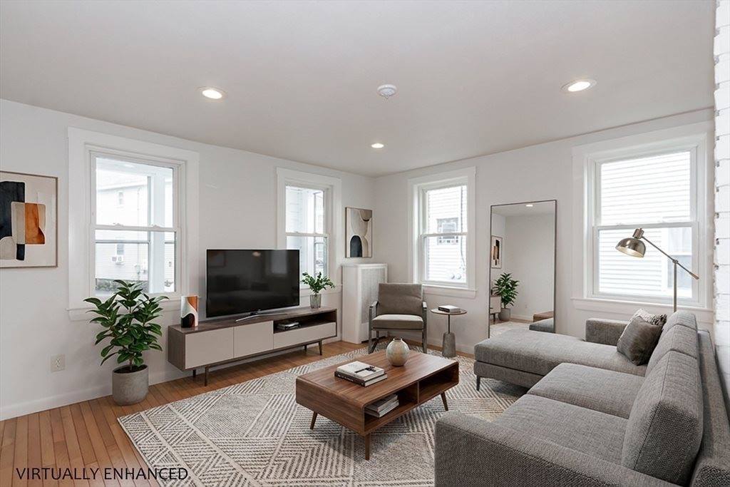 10 Elm Ct, Andover, MA 01810