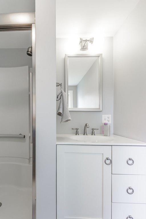 10 Elm Ct, Andover, MA 01810