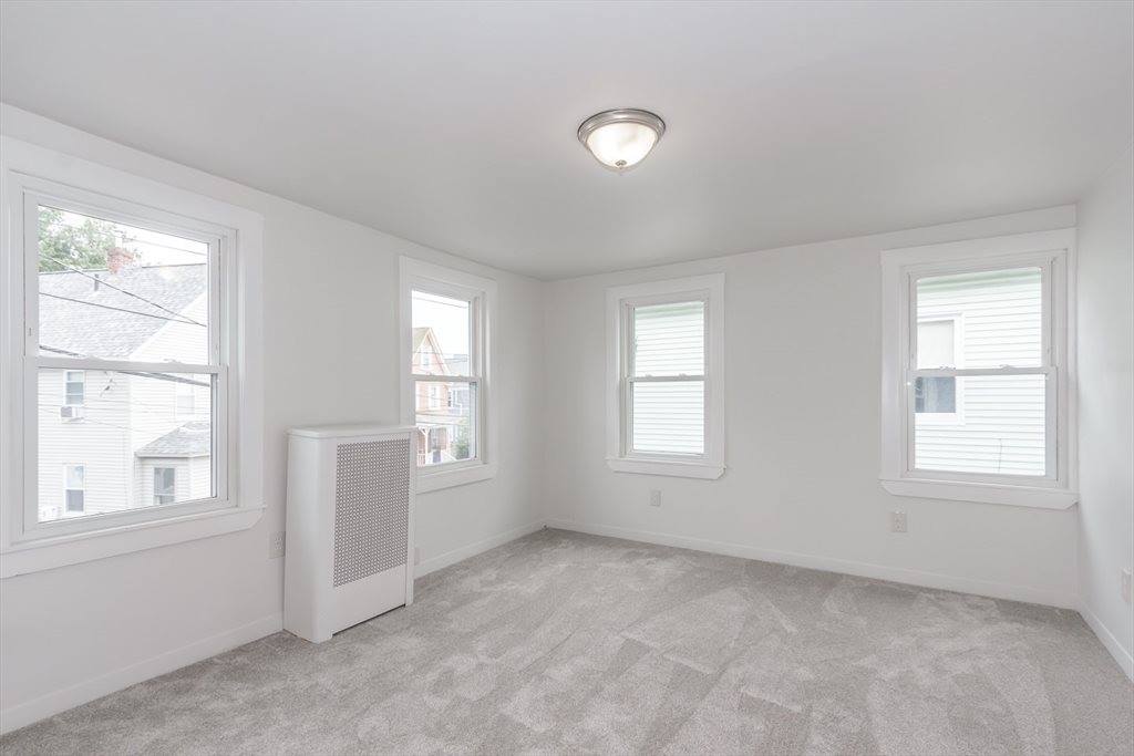 10 Elm Ct, Andover, MA 01810