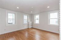 10 Elm Ct, Andover, MA 01810