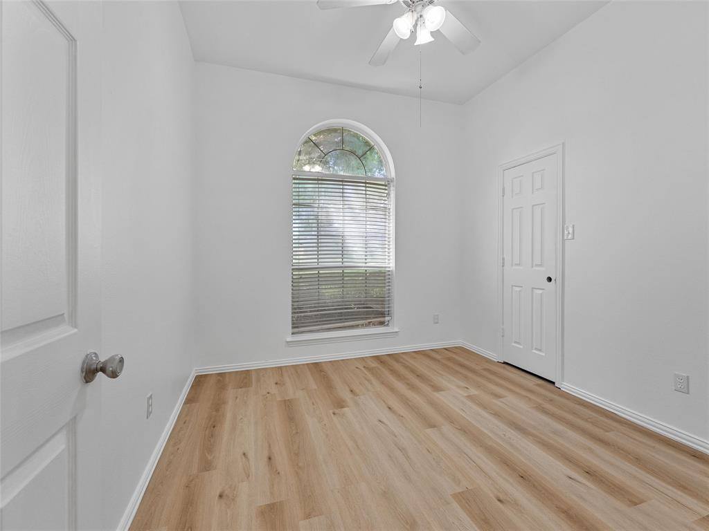 3651 Willow Creek Drive, Midlothian, TX 76065