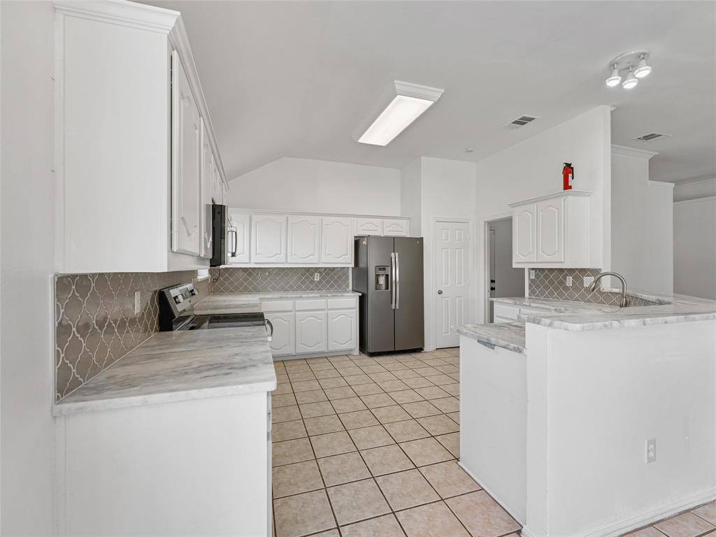 3651 Willow Creek Drive, Midlothian, TX 76065