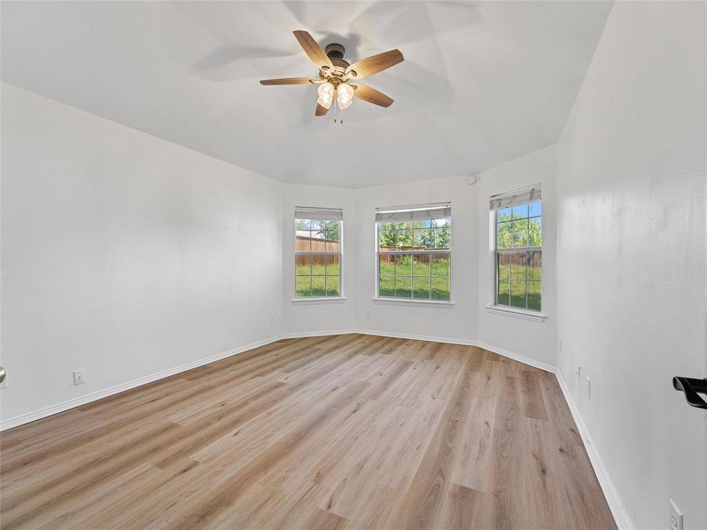 3651 Willow Creek Drive, Midlothian, TX 76065