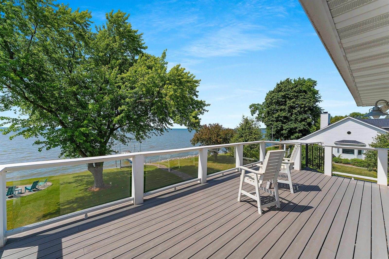 321 Breezy Acres Road, Luxemburg, WI 54217