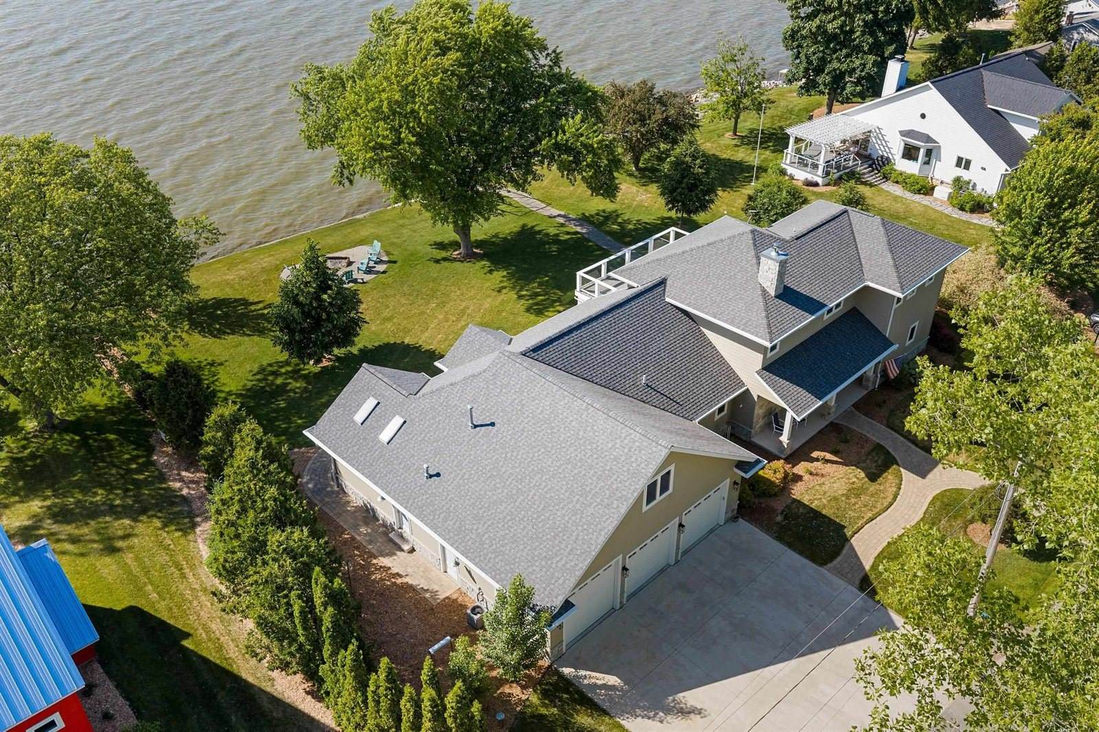 321 Breezy Acres Road, Luxemburg, WI 54217
