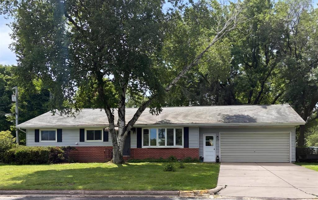 209 E 5th Street, Granton, WI 54436
