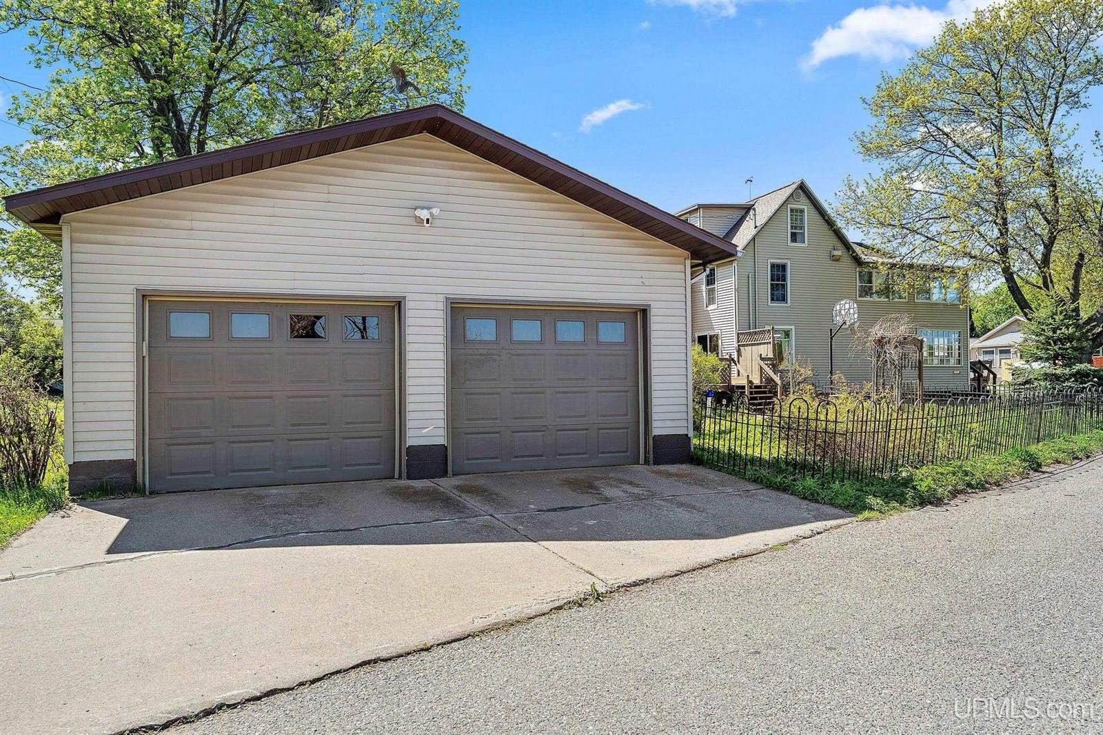 138 Bessemer Street, Ishpeming, MI 49849