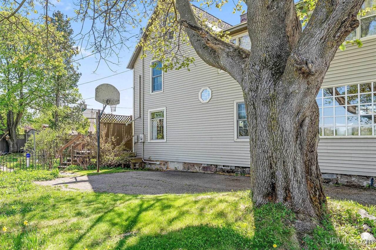 138 Bessemer Street, Ishpeming, MI 49849