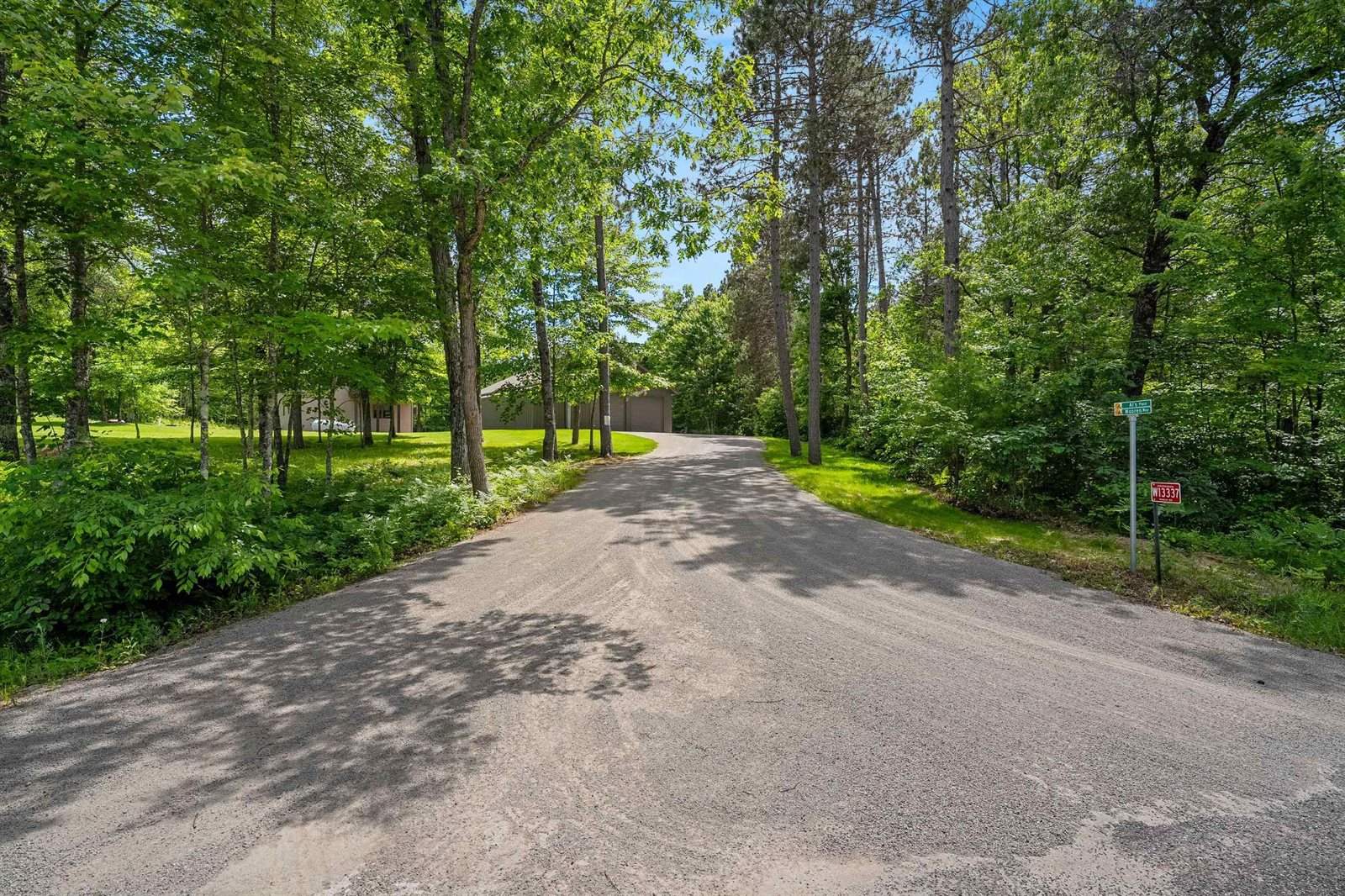 W13337 Ranch Road, Crivitz, WI 54114