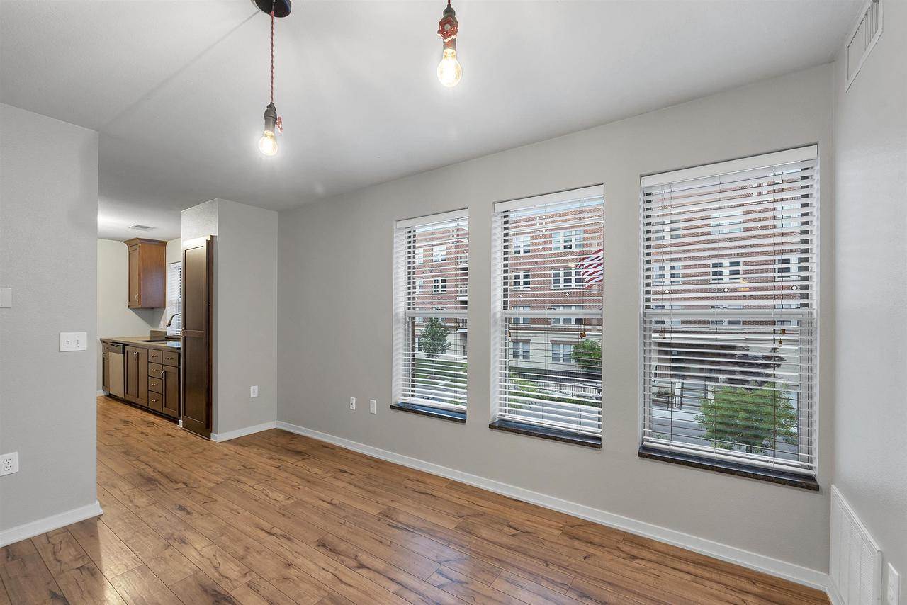 118 S Washington Street #231a, Green Bay, WI 54301