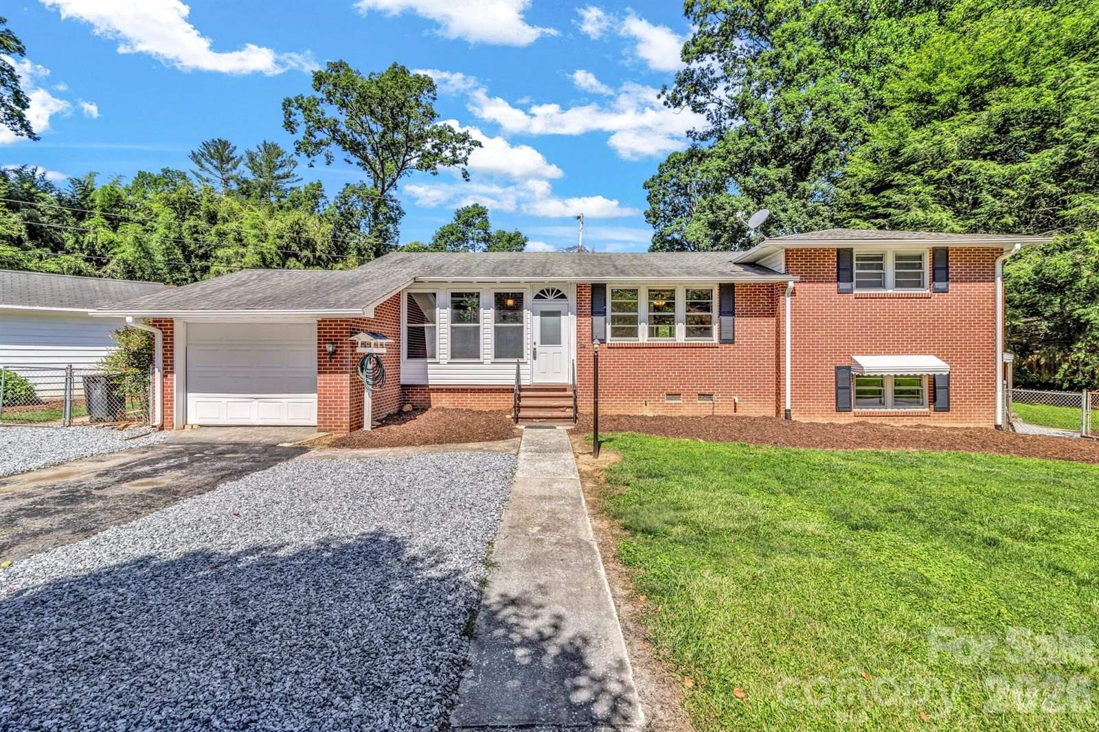 907 West Blue Ridge Road, East Flat Rock, NC 28726