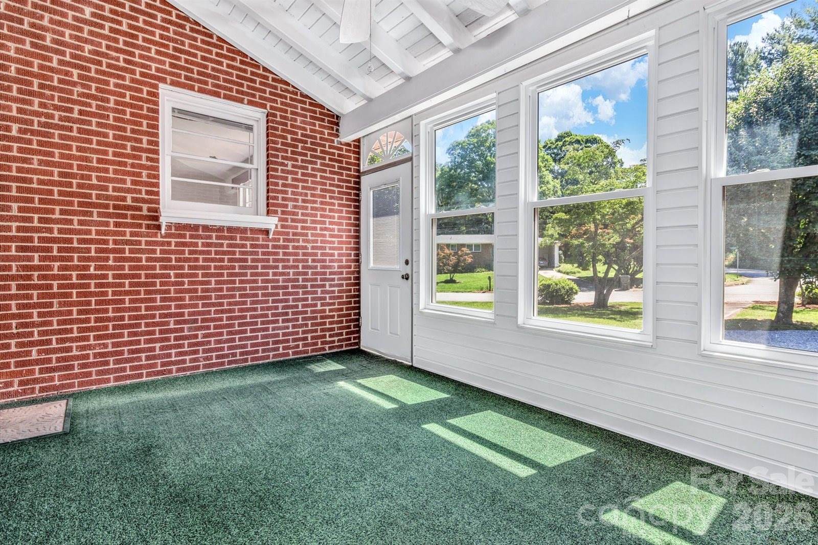 907 West Blue Ridge Road, East Flat Rock, NC 28726