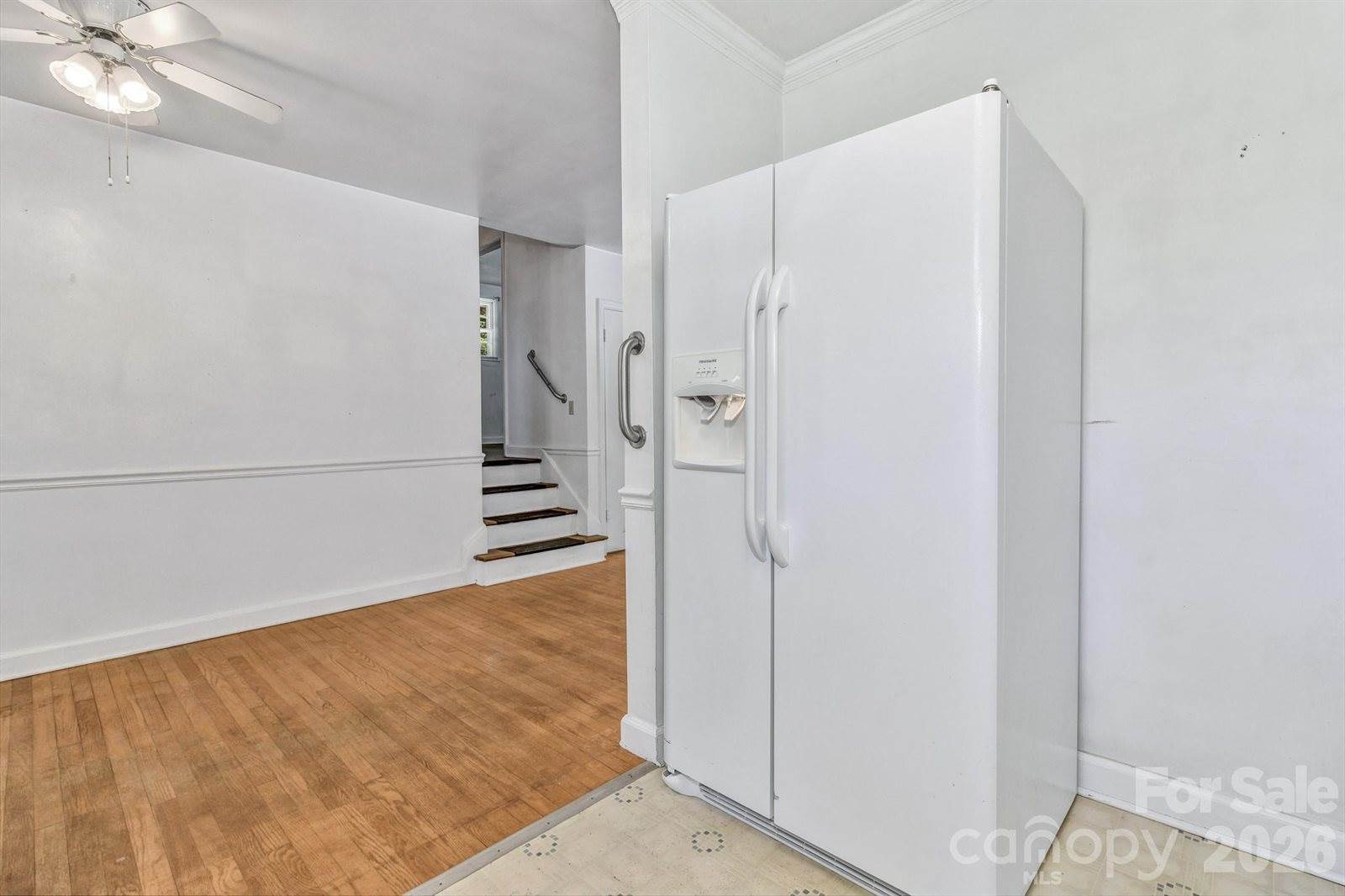 907 West Blue Ridge Road, East Flat Rock, NC 28726