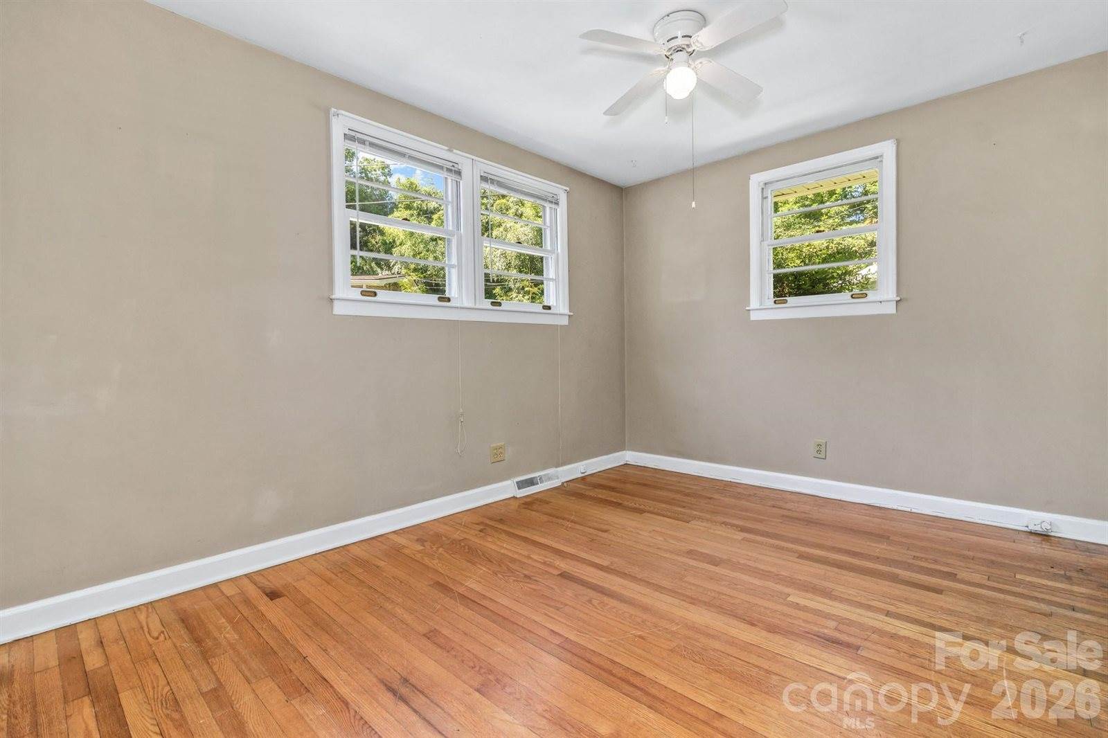 907 West Blue Ridge Road, East Flat Rock, NC 28726