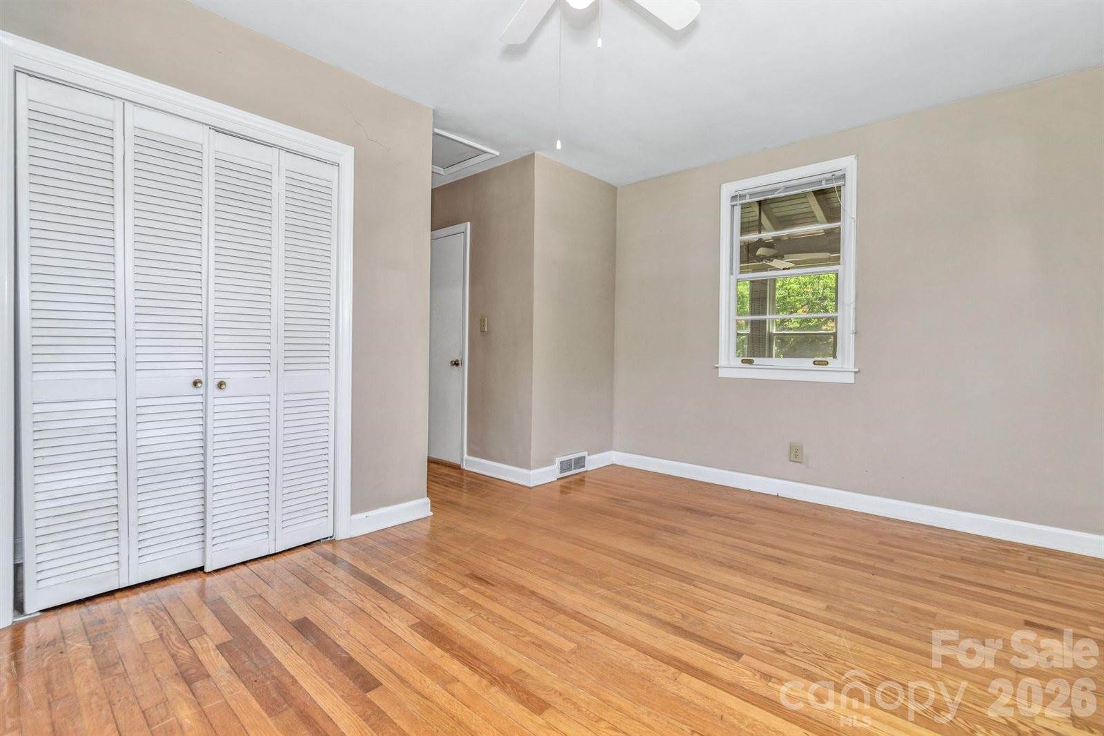 907 West Blue Ridge Road, East Flat Rock, NC 28726