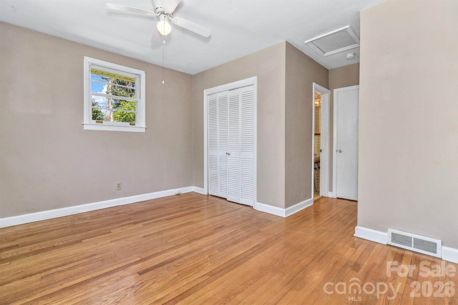 907 West Blue Ridge Road, East Flat Rock, NC 28726