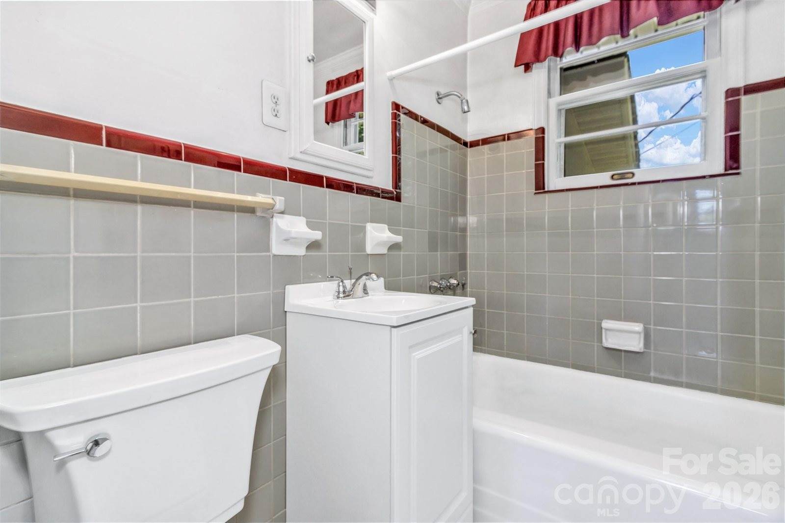 907 West Blue Ridge Road, East Flat Rock, NC 28726