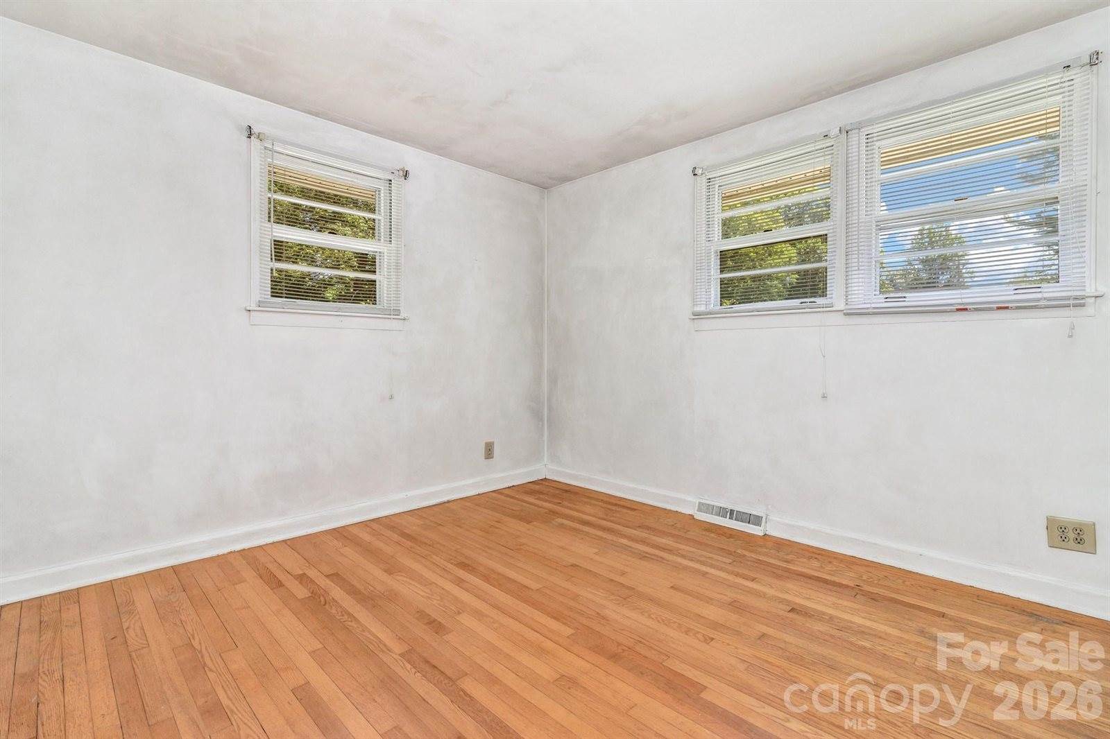 907 West Blue Ridge Road, East Flat Rock, NC 28726
