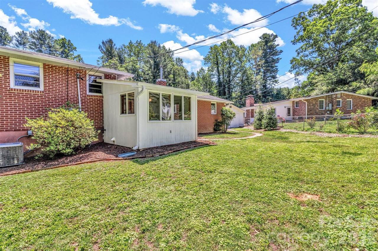 907 West Blue Ridge Road, East Flat Rock, NC 28726