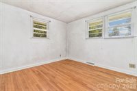 907 West Blue Ridge Road, East Flat Rock, NC 28726
