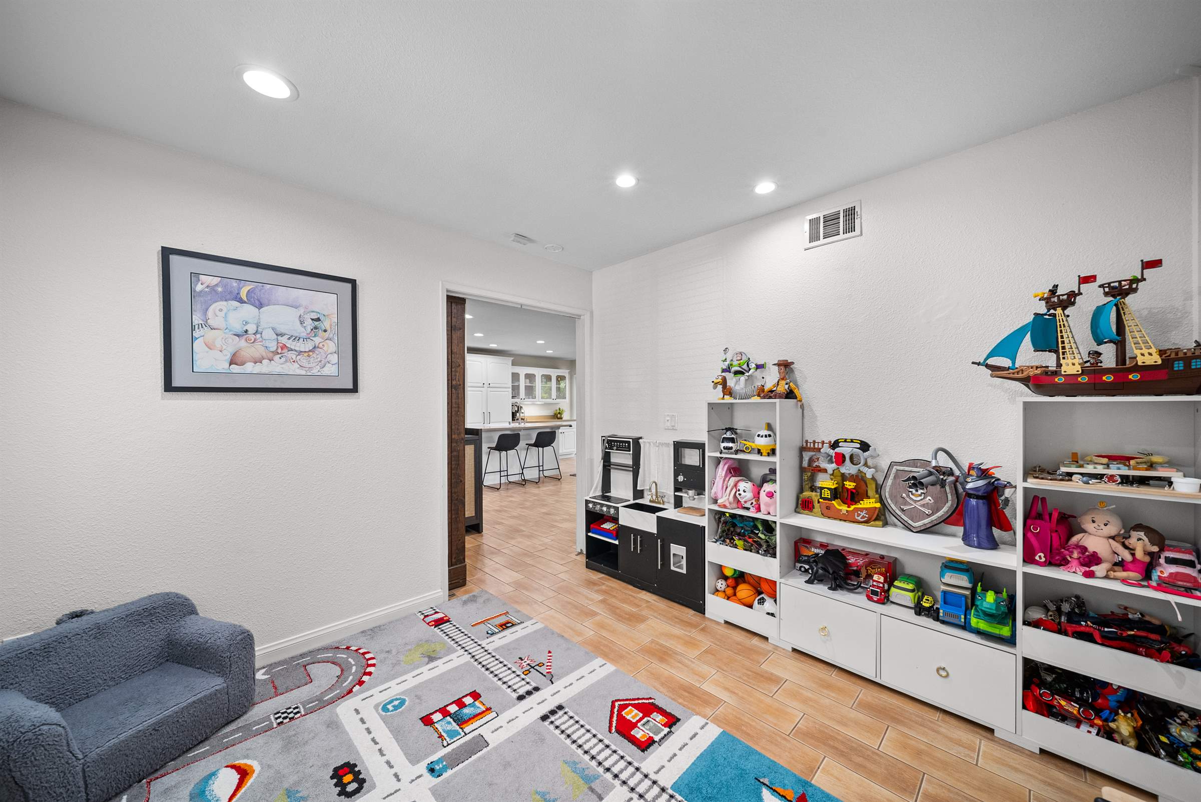 16710 Highfalls Street, Canyon Country, CA 91387