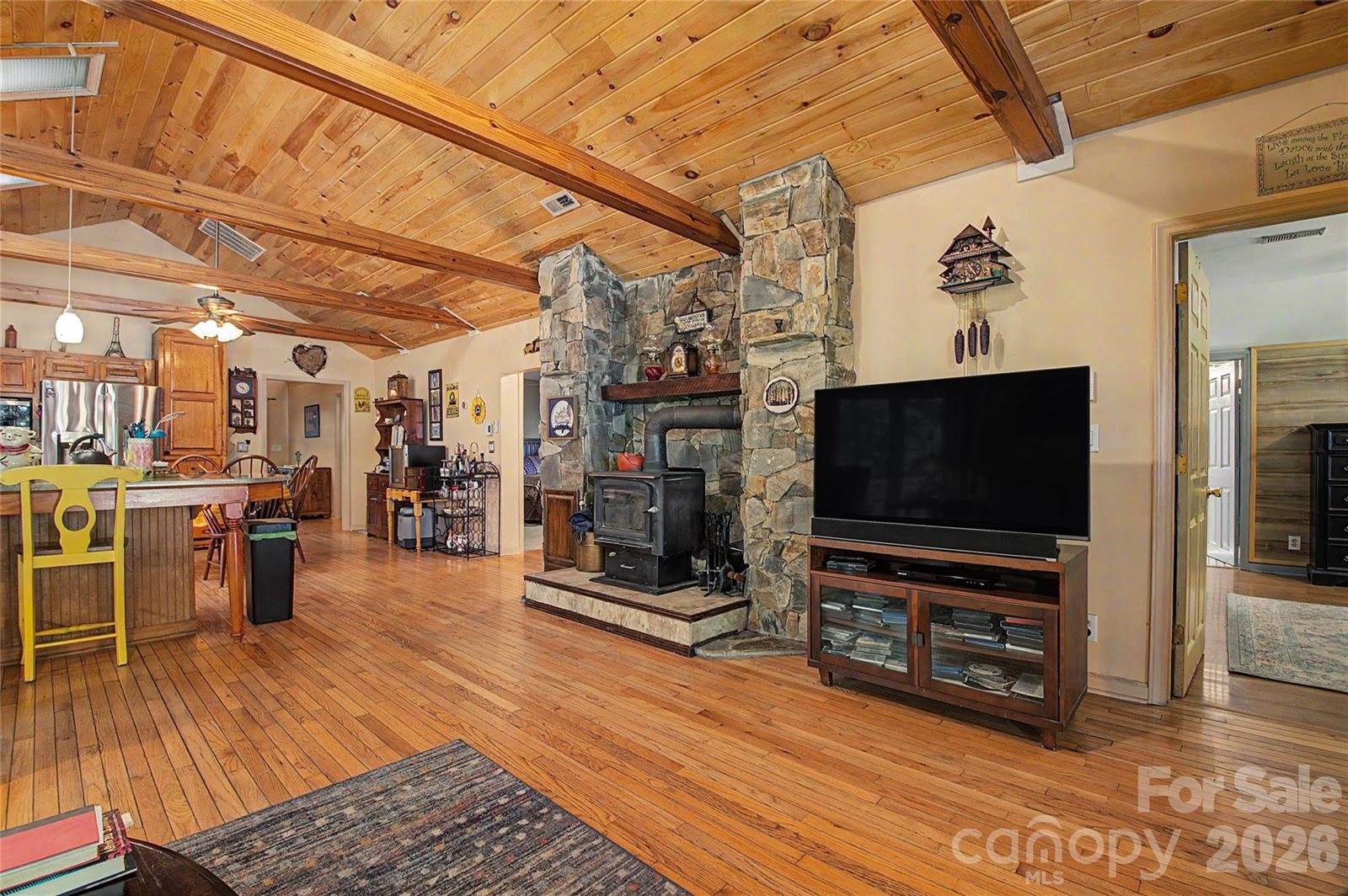 76 Winsome Trail, Hendersonville, NC 28739