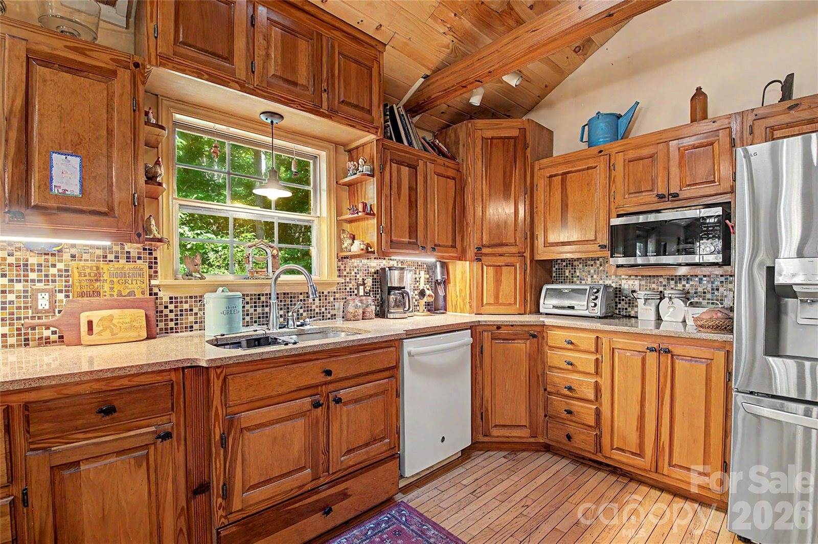 76 Winsome Trail, Hendersonville, NC 28739