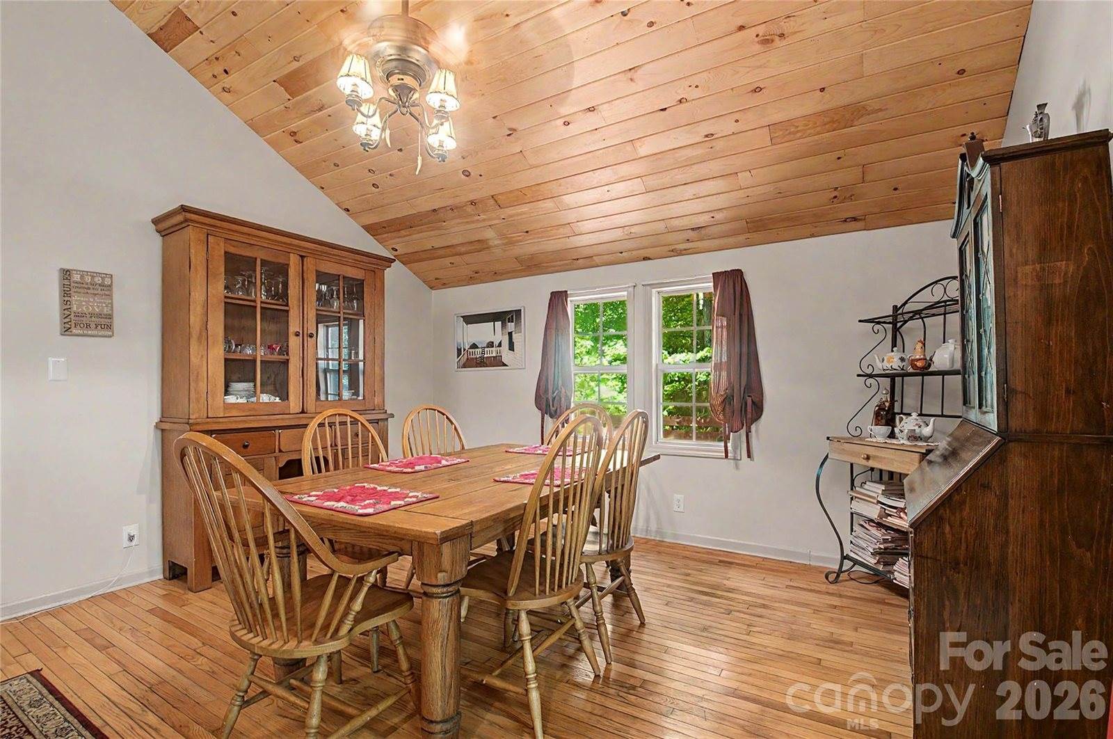 76 Winsome Trail, Hendersonville, NC 28739