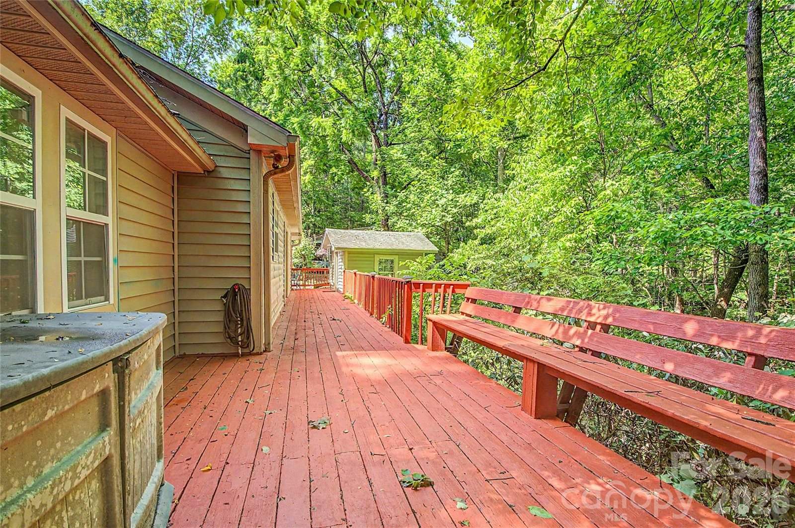 76 Winsome Trail, Hendersonville, NC 28739