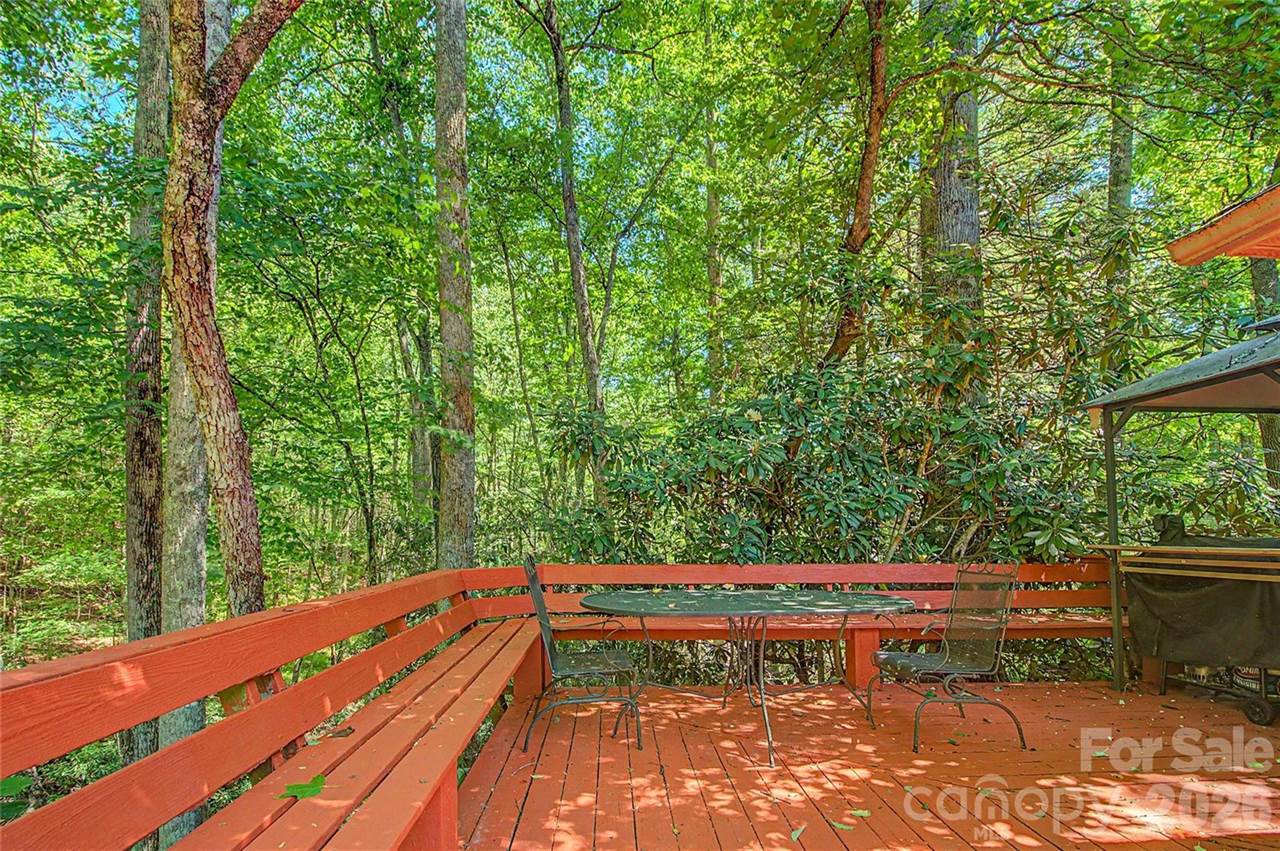 76 Winsome Trail, Hendersonville, NC 28739