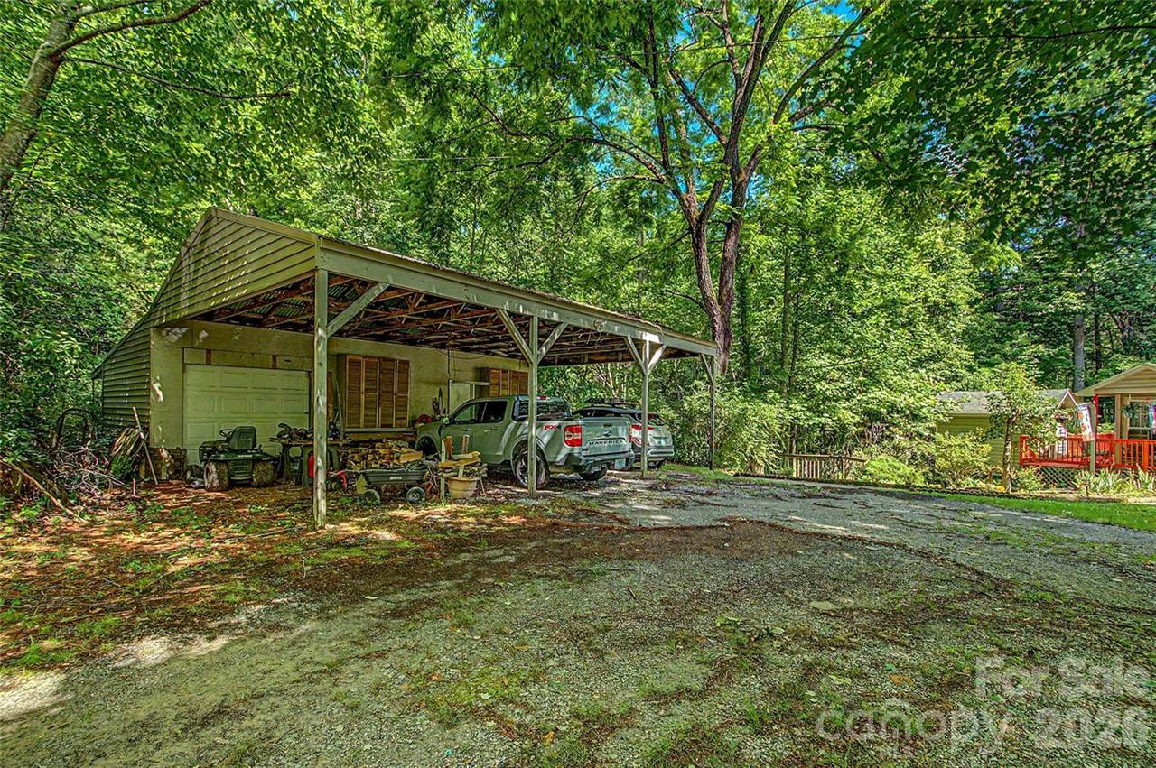 76 Winsome Trail, Hendersonville, NC 28739