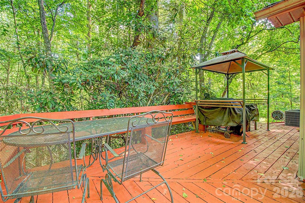 76 Winsome Trail, Hendersonville, NC 28739