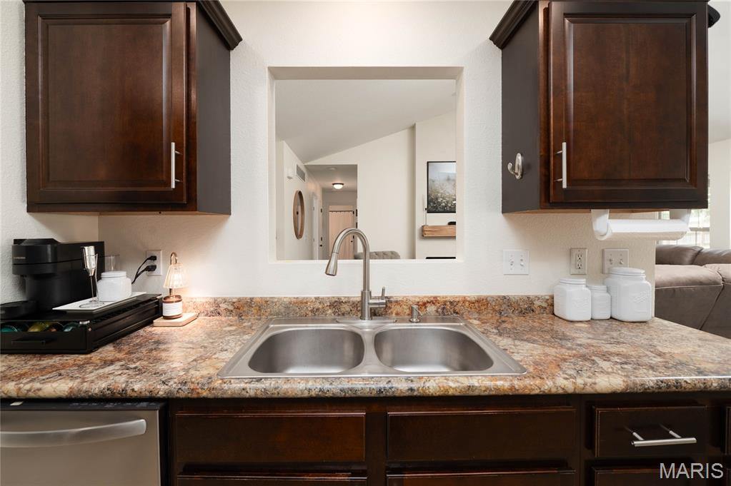 19388 Ladera Road, Waynesville, MO 65583