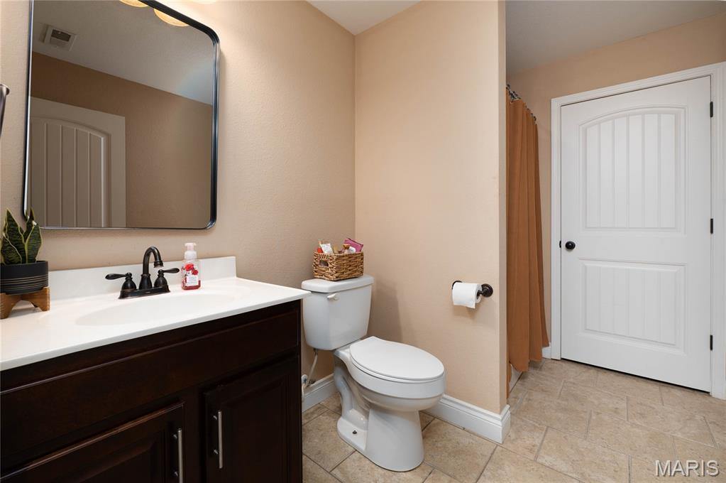 19388 Ladera Road, Waynesville, MO 65583