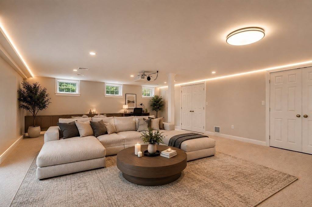 37 Jefferson Dr, Lexington, MA 02420