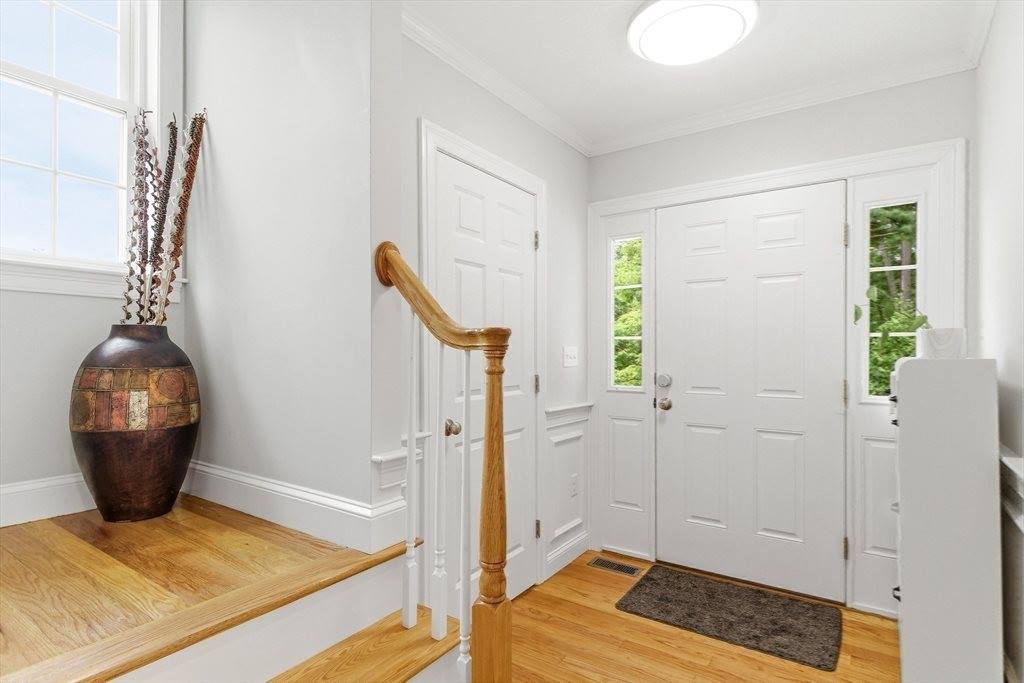37 Jefferson Dr, Lexington, MA 02420