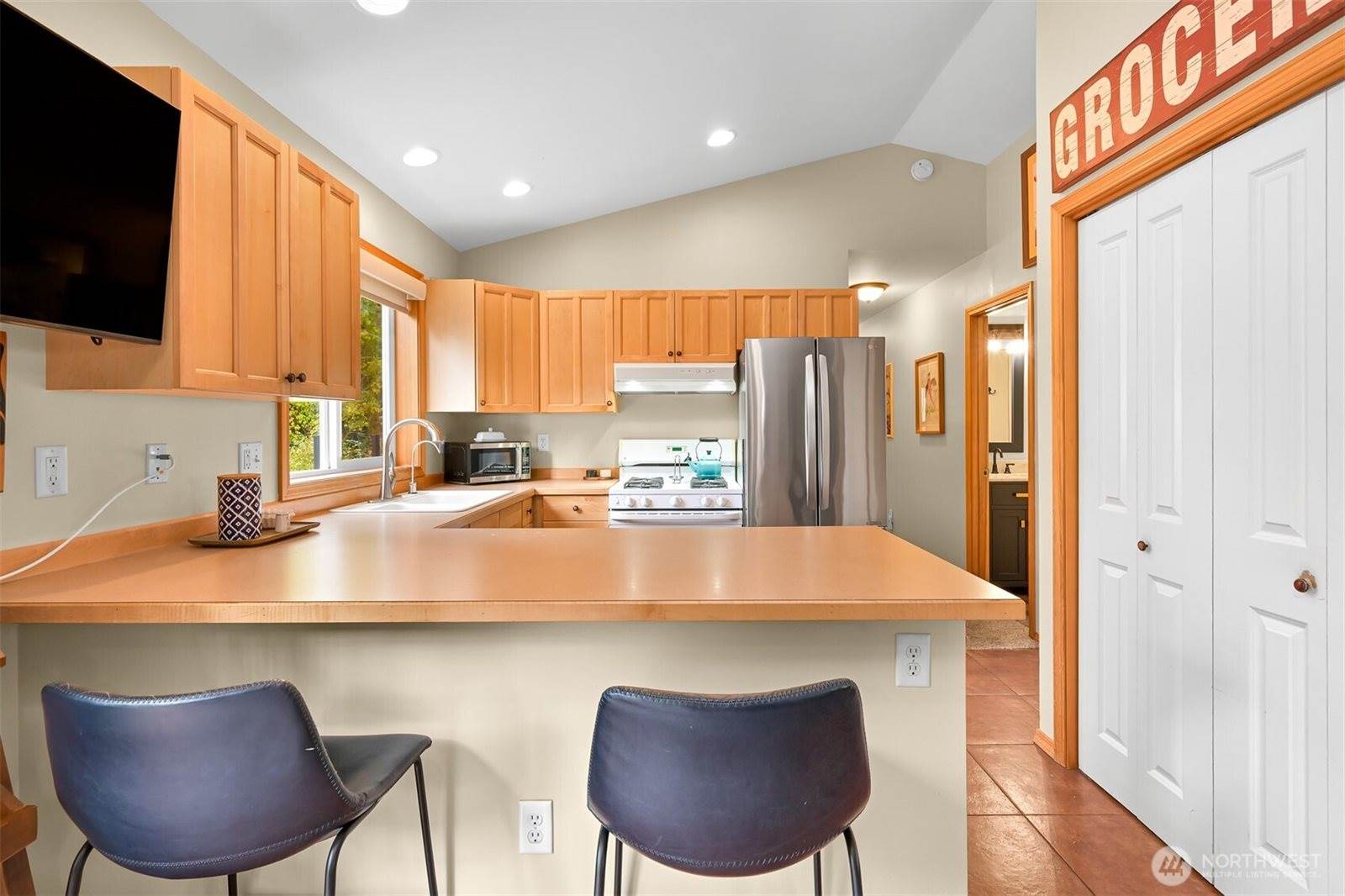 2412 West North Street, Bellingham, WA 98225