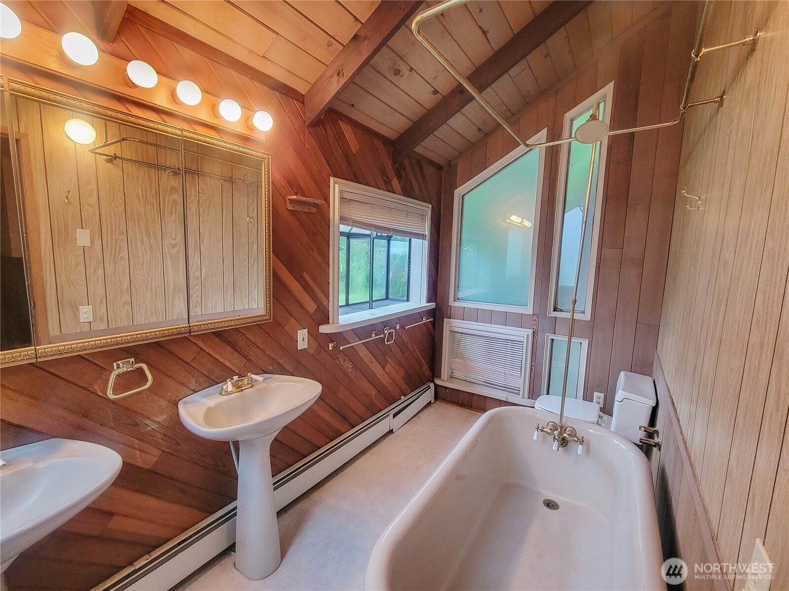 101 Fleet Drive, Port Ludlow, WA 98365
