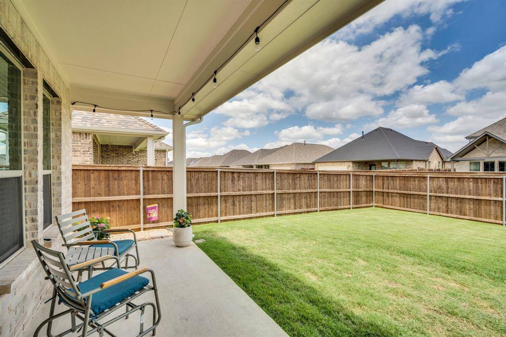 2212 Vista Way, Waxahachie, TX 75165