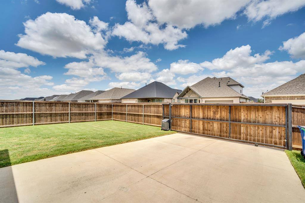 2212 Vista Way, Waxahachie, TX 75165