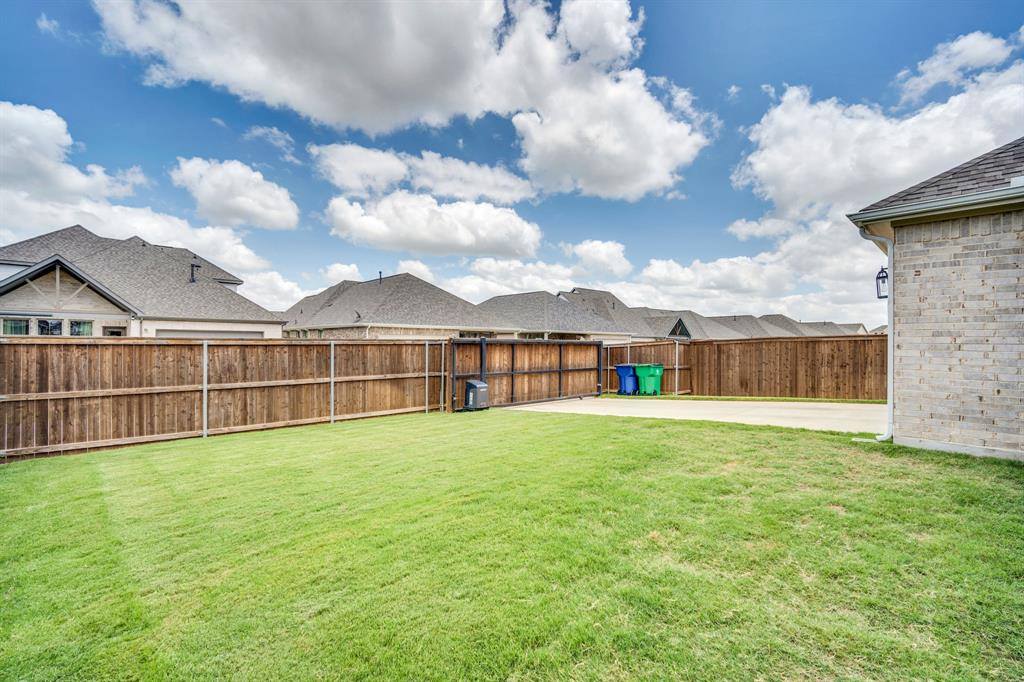 2212 Vista Way, Waxahachie, TX 75165