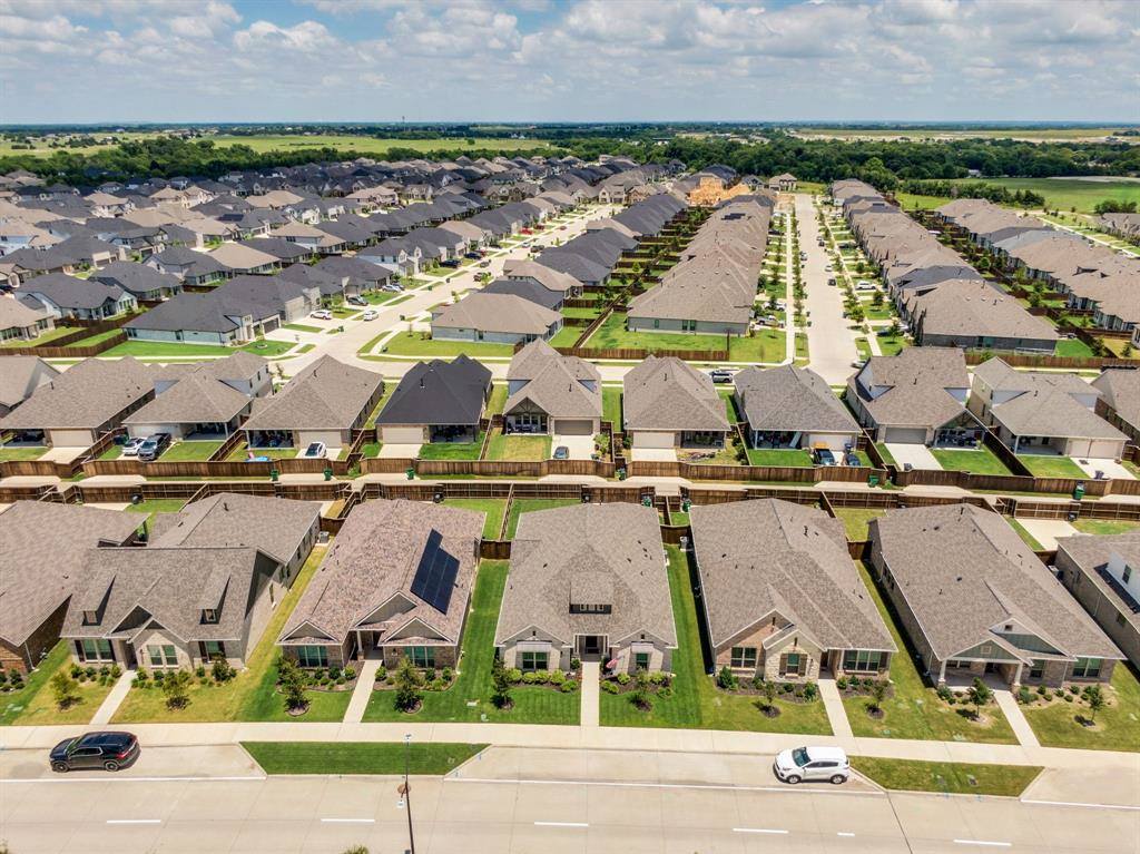 2212 Vista Way, Waxahachie, TX 75165