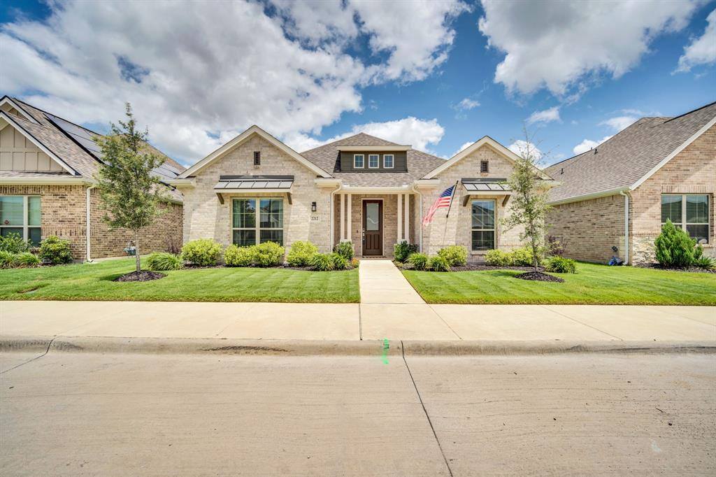 2212 Vista Way, Waxahachie, TX 75165